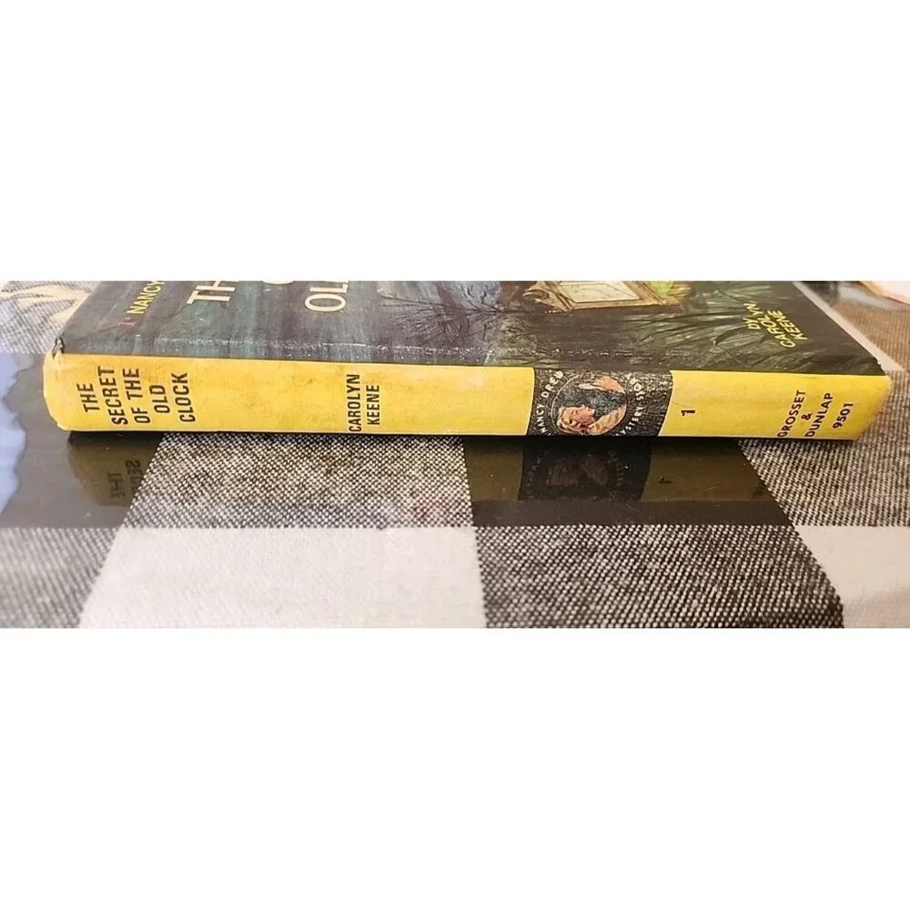 NANCY DREW THE SECRET OF THE OLD CLOCK #1 by Carolyn Keene 1959 vintage READ